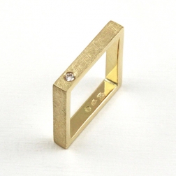 gold squere ring with diamond, ja. jablonska jewellery
