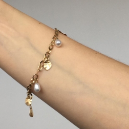 gold bracelet with pearls Trembling shine